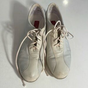 Munro American Cream Leather Latex Walking Shoes